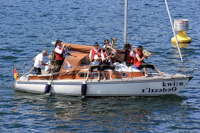 际化发展提 际化发展提